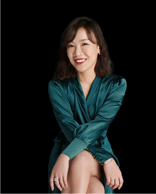 GINA LI