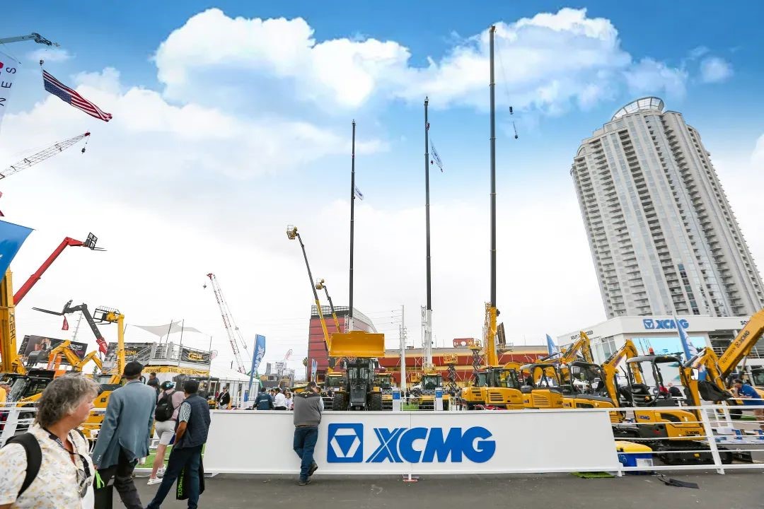 xcmg global branding